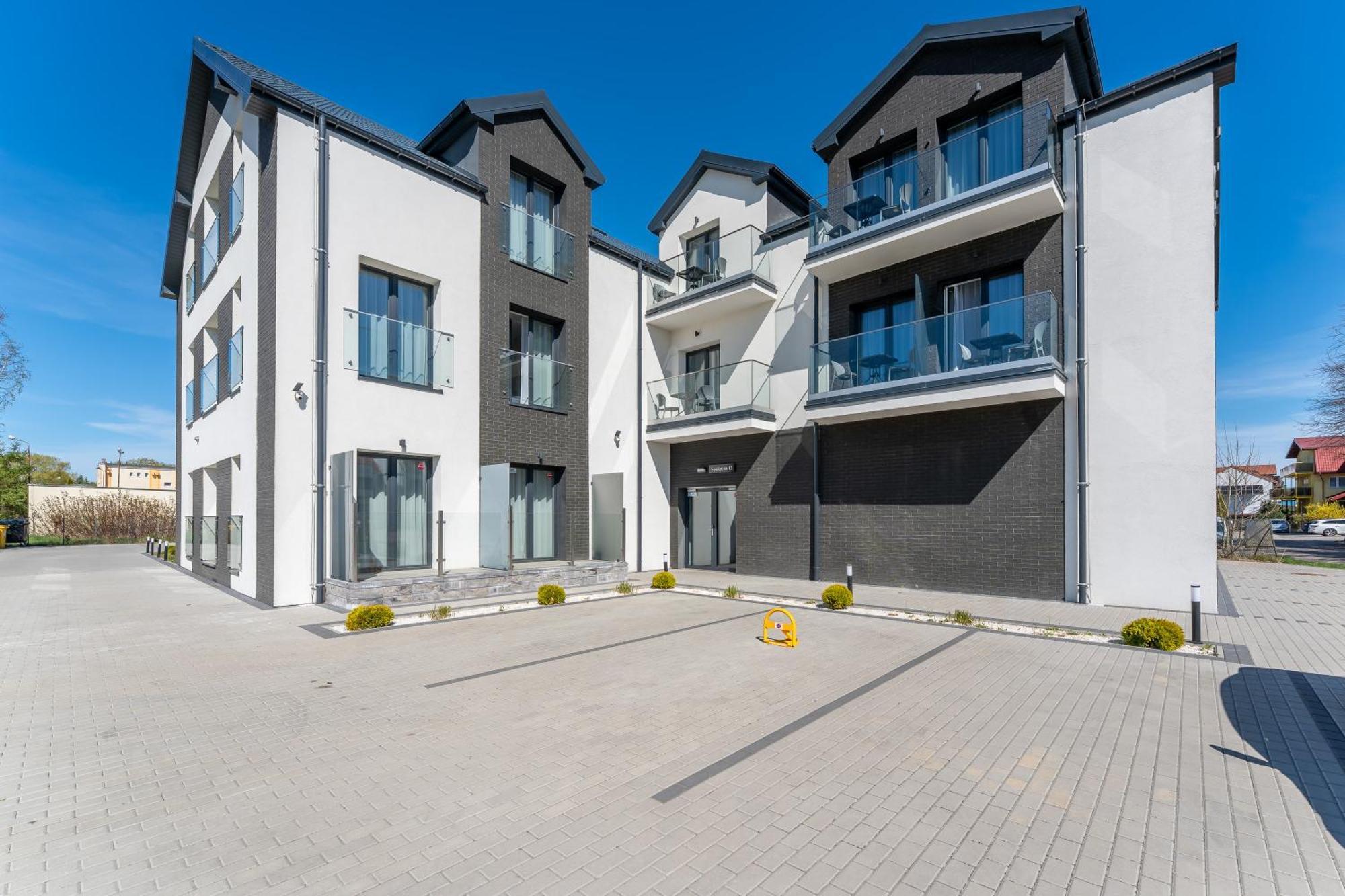 Silver Apartment *